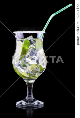 Cocktail mojito on a black 9804178