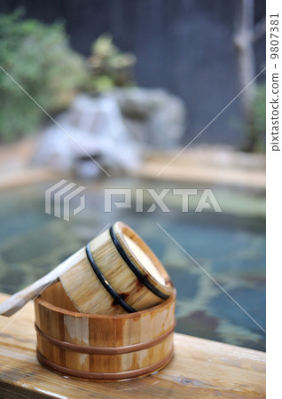 露天浴池 9807381