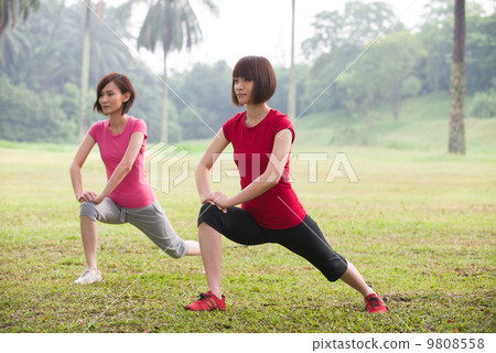 asian woman workout outdoor 9808558