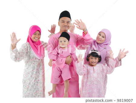 malay family 9819007