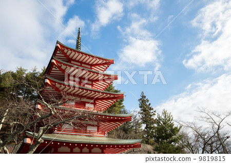 Shureito pagoda at Fuji mountain Shureito pagoda at Fuji mountain 9819815