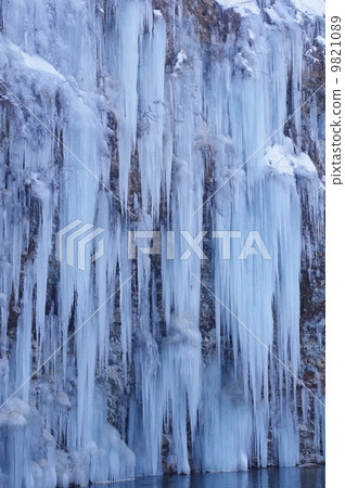 Shirakawa ice pillar group (Kiso Town, Nagano Prefecture) Shirakawa ice pillar group (Kiso Town, Nagano Prefecture) 9821089