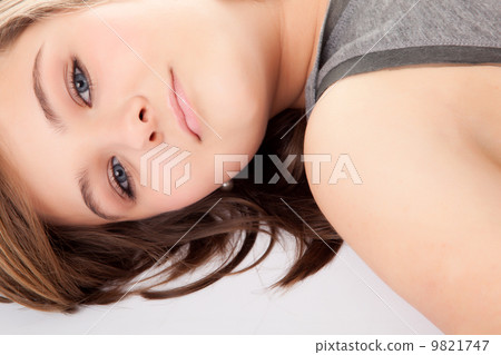 Girl n white 9821747