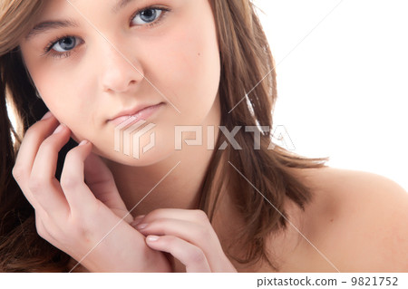Eye contact with a teenager 9821752