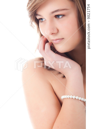 Natural teenage portrait 9821754