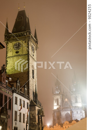 Night Prague fog Night Prague fog 9824255