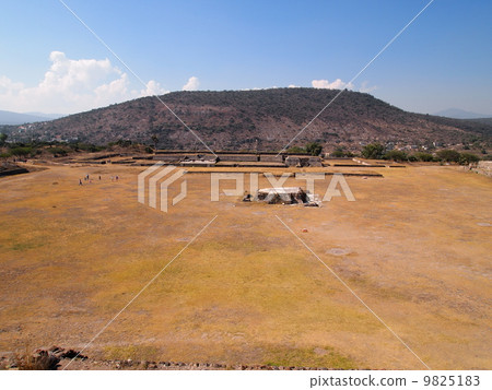Mexico · Tula relic site Pyramid C Viewing the places of worship and plaza from the plaza Mexico · Tula relic site Pyramid C Viewing the places of worship and plaza from the plaza 9825183