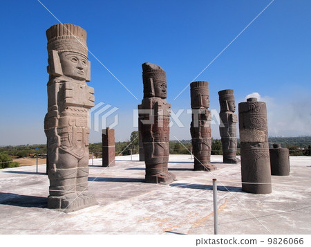 Stone statue of Pyramid B in Mexico and Tula relics Stone statue of Pyramid B in Mexico and Tula relics 9826066