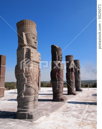 Stone statue of Pyramid B in Mexico and Tula relics Stone statue of Pyramid B in Mexico and Tula relics 9826071