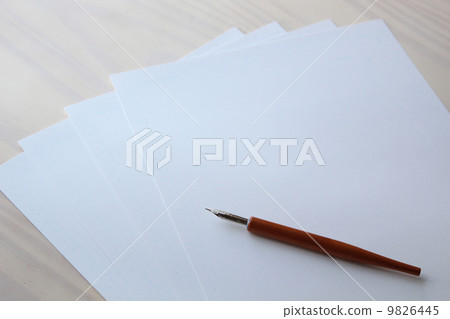 漫畫原稿紙和G筆 9826445