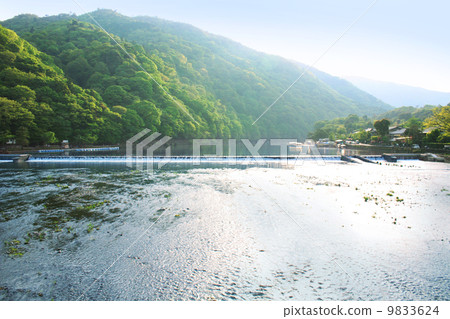 從京都嵐山渡月橋 從京都嵐山渡月橋 9833624