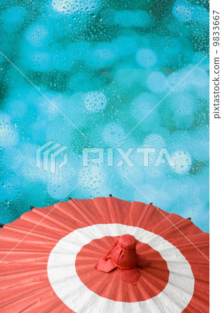雨滴和紅傘 雨滴和紅傘 9833667