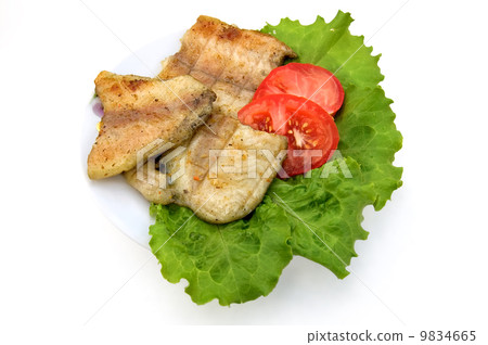 Plate with fish grilled 9834665