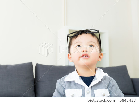 Little boy wear glasses 9843433