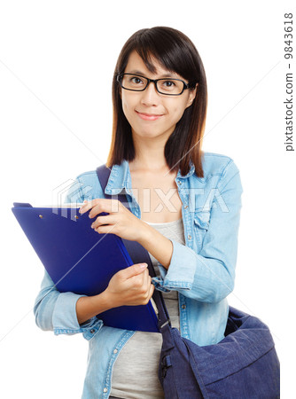 Asian university student with school bag 9843618