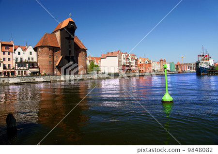Gdansk, Danzig, Poland famous wooden crane from the 13th century Gdansk, Danzig, Poland famous wooden crane from the 13th century 9848082