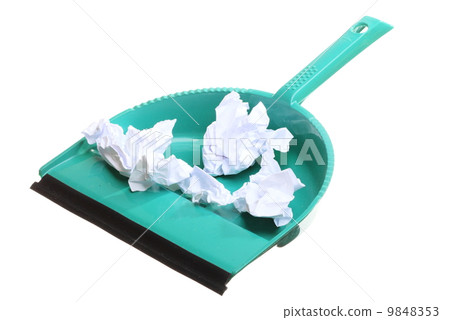 Cleaning. Green dustpan with garbage papers, housework 9848353