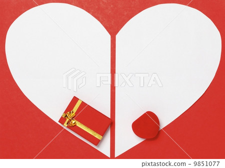 Red Valentine's Day background with heart and gift box Red Valentine's Day background with heart and gift box 9851077