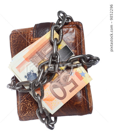 End of personal spending. Wallet euro banknote in chain End of personal spending. Wallet euro banknote in chain 9852296