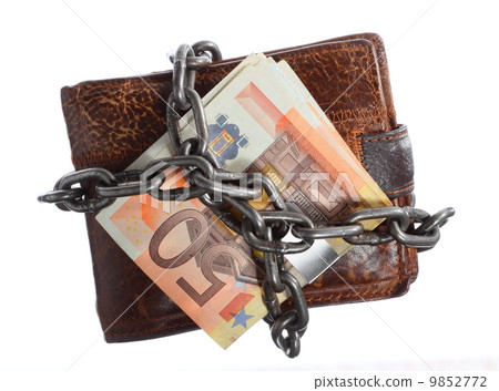 End of personal spending. Wallet euro banknote in chain End of personal spending. Wallet euro banknote in chain 9852772