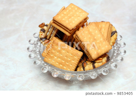 Closeup cookie biscuits on the table Closeup cookie biscuits on the table 9853405