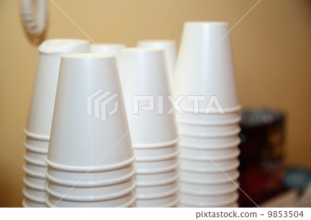 Disposable plastic utensils pile stack cups cups Disposable plastic utensils pile stack cups cups 9853504