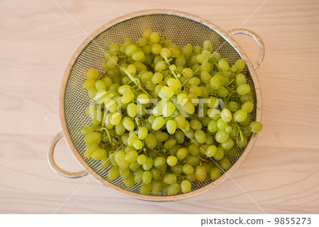 Green grapes in healthy eating concept Green grapes in healthy eating concept 9855273