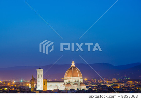 Nice view of florence during evening hours 9855368