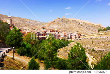 General view of Albarracin in summer 9856025
