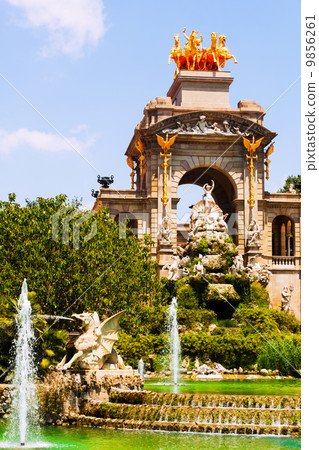 Cascada fountain in Barcelona in summer Cascada fountain in Barcelona in summer 9856261
