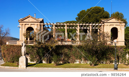 Detail enclosure access to the Royal Palace of Pedralbes 9856264