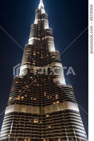 Burj Khalifa - the world's tallest tower 9858066