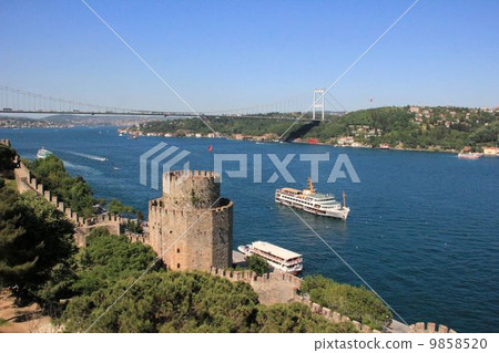 The Bosphorus Strait of Istanbul and Rumeli Hisar Fortress The Bosphorus Strait of Istanbul and Rumeli Hisar Fortress 9858520