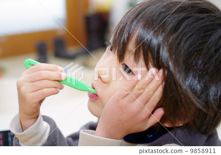 Children brushing teeth Children brushing teeth 9858911