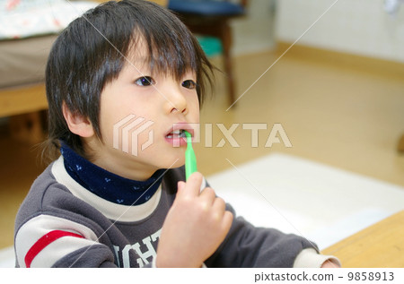 Children brushing teeth Children brushing teeth 9858913