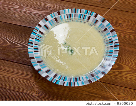 Vichyssoise, traditional french soup 9860020