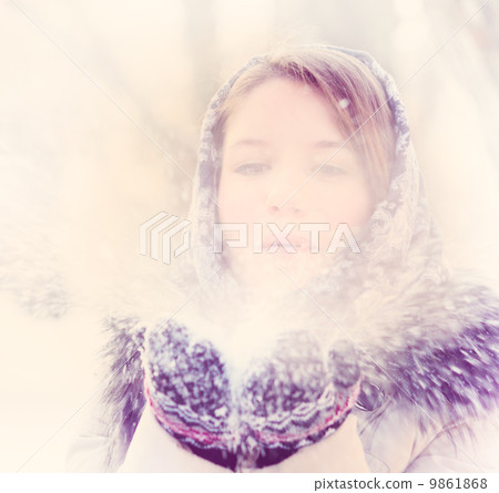 blowing snow blowing snow 9861868