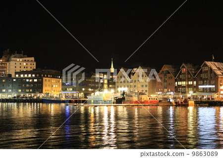特羅姆瑟夜港挪威 9863089