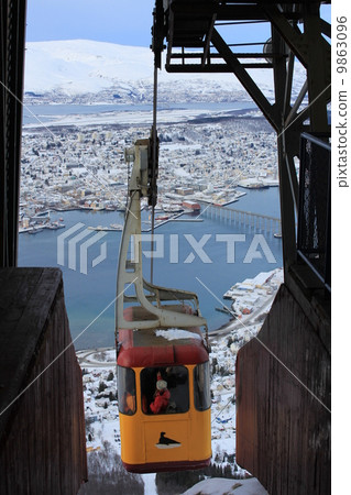 Cable Car And Tromso Tromso Norway Stock Photo 9863096 Pixta