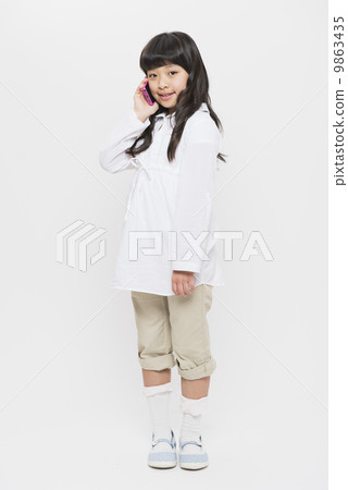 Elementary school student 9863435