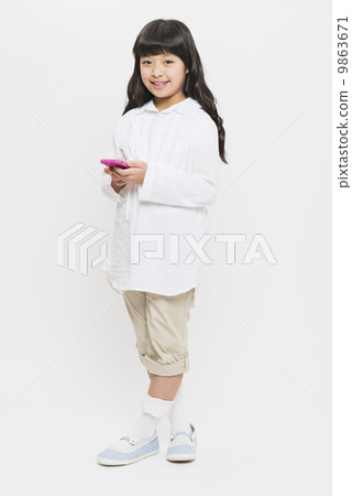 Elementary school student 9863671