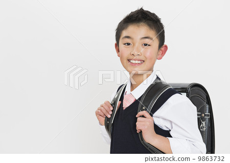 Elementary school student Elementary school student 9863732