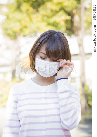 戴著面具的女人 9870816