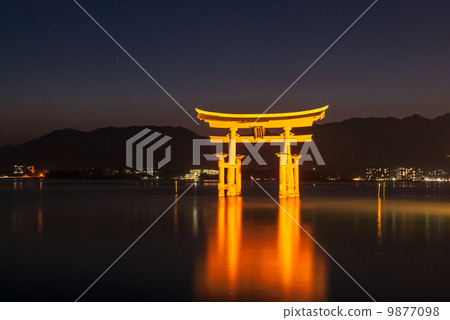 嚴島神社Otorii 嚴島神社Otorii 9877098