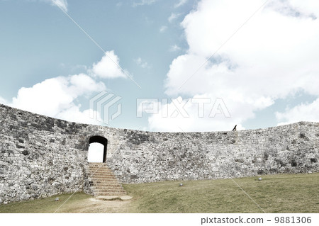 Entrance to the sky 9881306