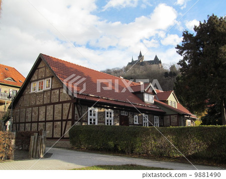 Walking in the streets of Germany (Wernigerode's house with wooden structure) Walking in the streets of Germany (Wernigerode's house with wooden structure) 9881490