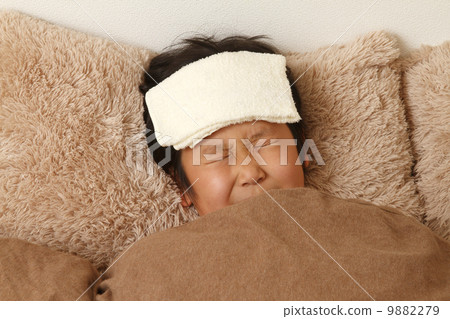 Child cold fever 9882279