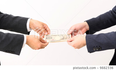 Delivering money 9882336