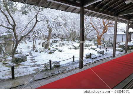 Snow scenery of Enkoji Temple Snow scenery of Enkoji Temple 9884971