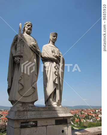 伊斯特萬和吉賽拉公主 9885910